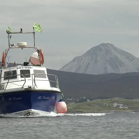 Stunning Riverside In Location