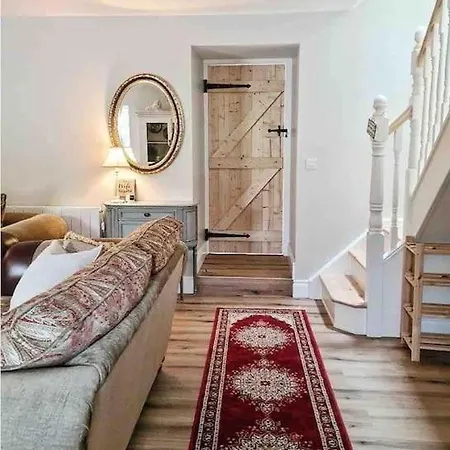 Stunning Riverside In Location 多尼戈尔