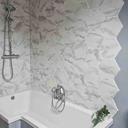 Stunning Riverside In Location * 多尼戈尔