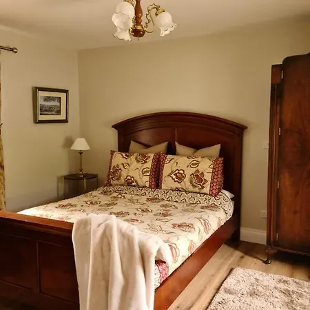 Stunning Riverside In Location Donegal Town