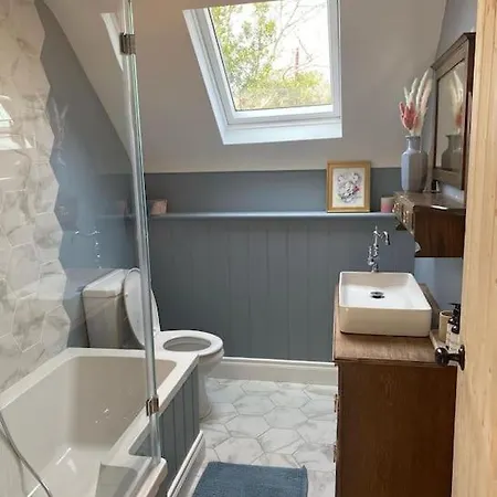 Holiday home Stunning Riverside In Location