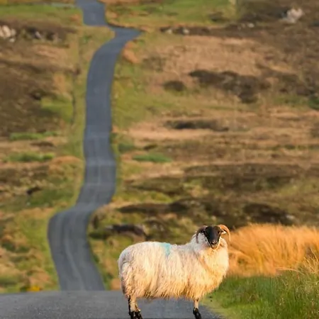 Stunning Riverside In Location