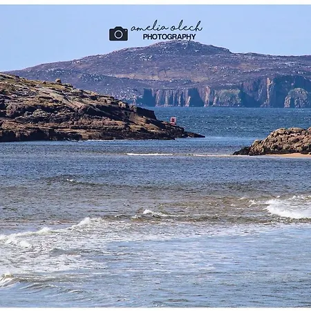 Stunning Riverside In Location 度假居