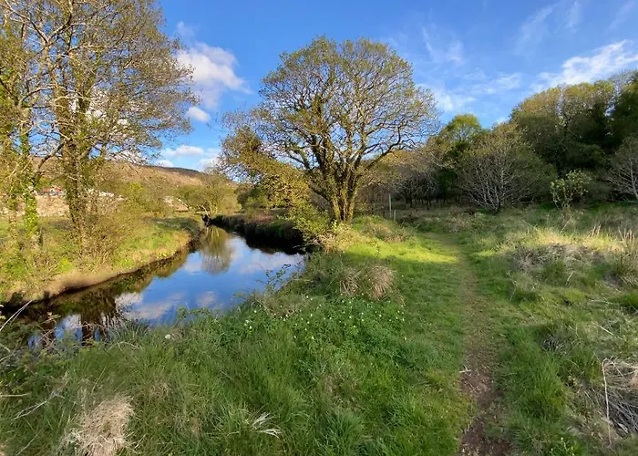 Ferienhaus Stunning Riverside In Location *