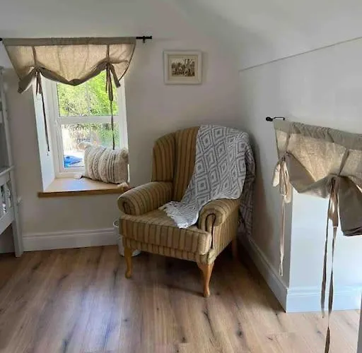 Ferienhaus Stunning Riverside In Location *