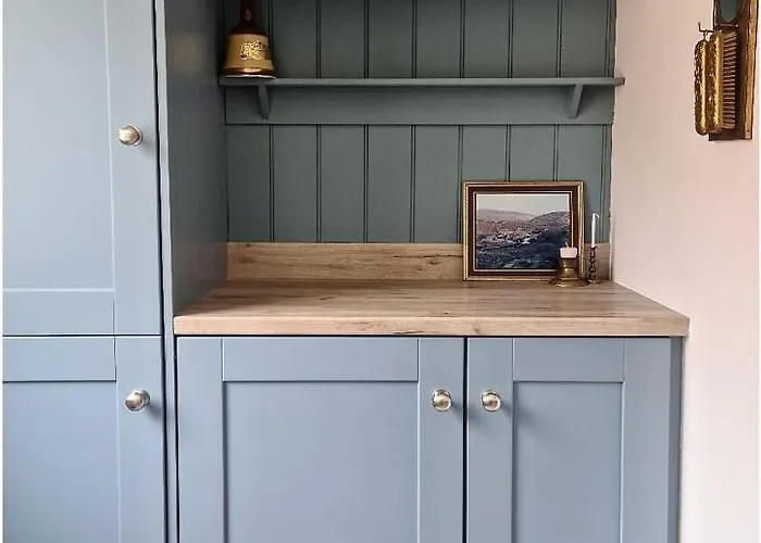 Stunning Riverside In Location Ferienhaus *