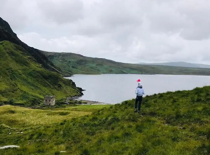 Stunning Riverside In Location