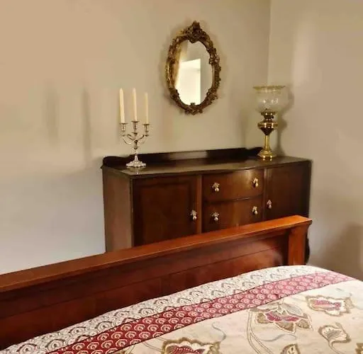 Stunning Riverside In Location Tatil Evi