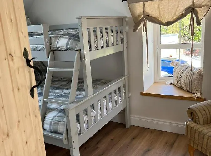 Stunning Riverside In Location Tatil Evi *